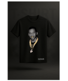 The Freshmell 90s Jay-Z Vintage Graphic Tee in Classic Black is a premium streetwear t-shirt featuring a high-definition retro print of young Jay-Z styled with iconic gold chains and grills. Designed for streetwear collectors and 90s hip-hop enthusiasts, this heavyweight shirt offers a structured, relaxed fit.
